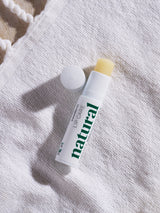 LIP CARE ODŻYWCZA I OCHRONNA POMADKA DO UST